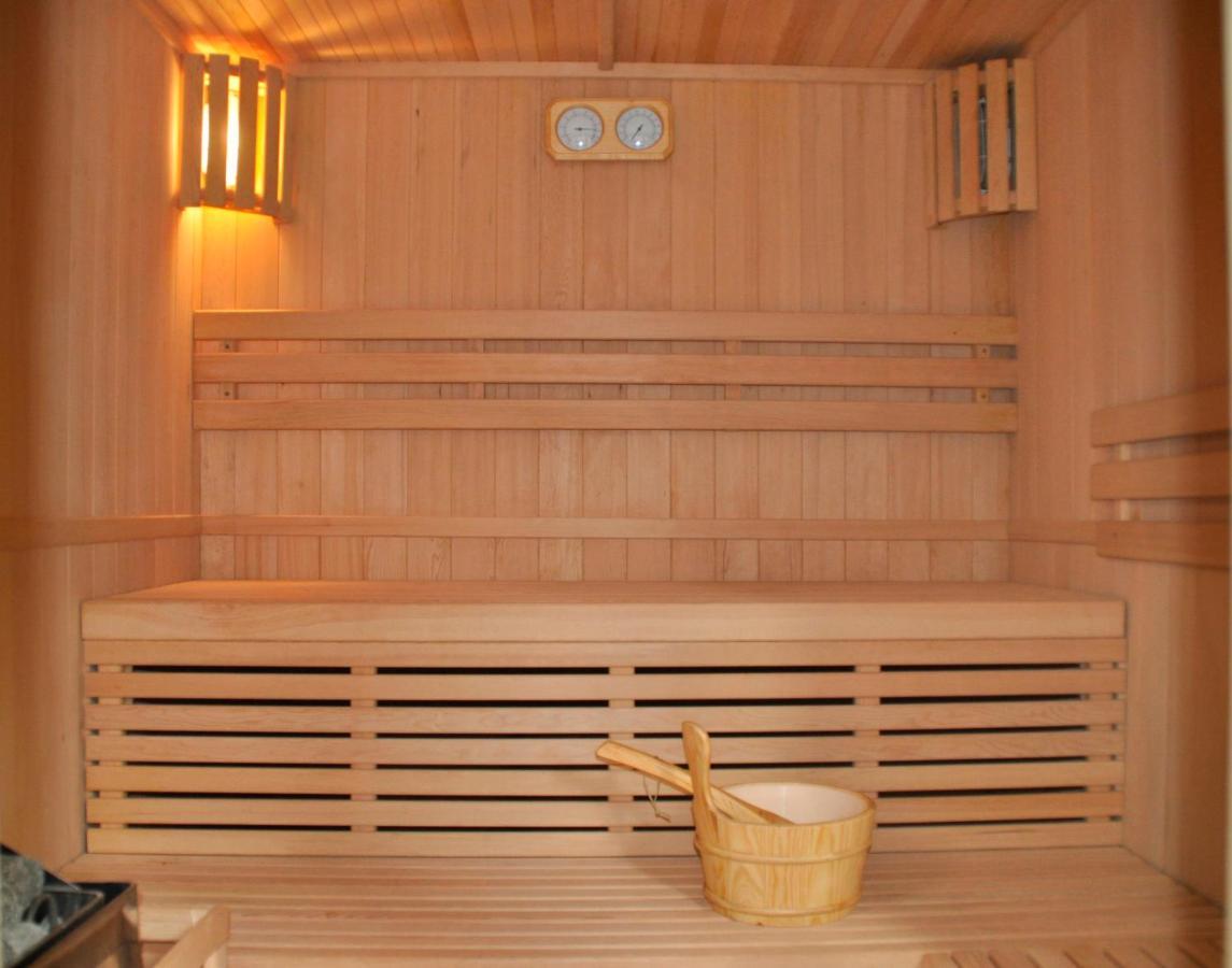 Huis Nummer 7 Met Sauna En 3 Slaapkamers Leeuwarden Ngoại thất bức ảnh
